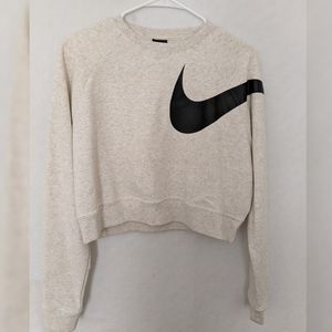 Nike dri-fit cropped sweatshirt sz S